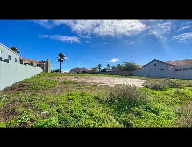 1,069M² VACANT LAND FOR SALE IN PORT OWEN